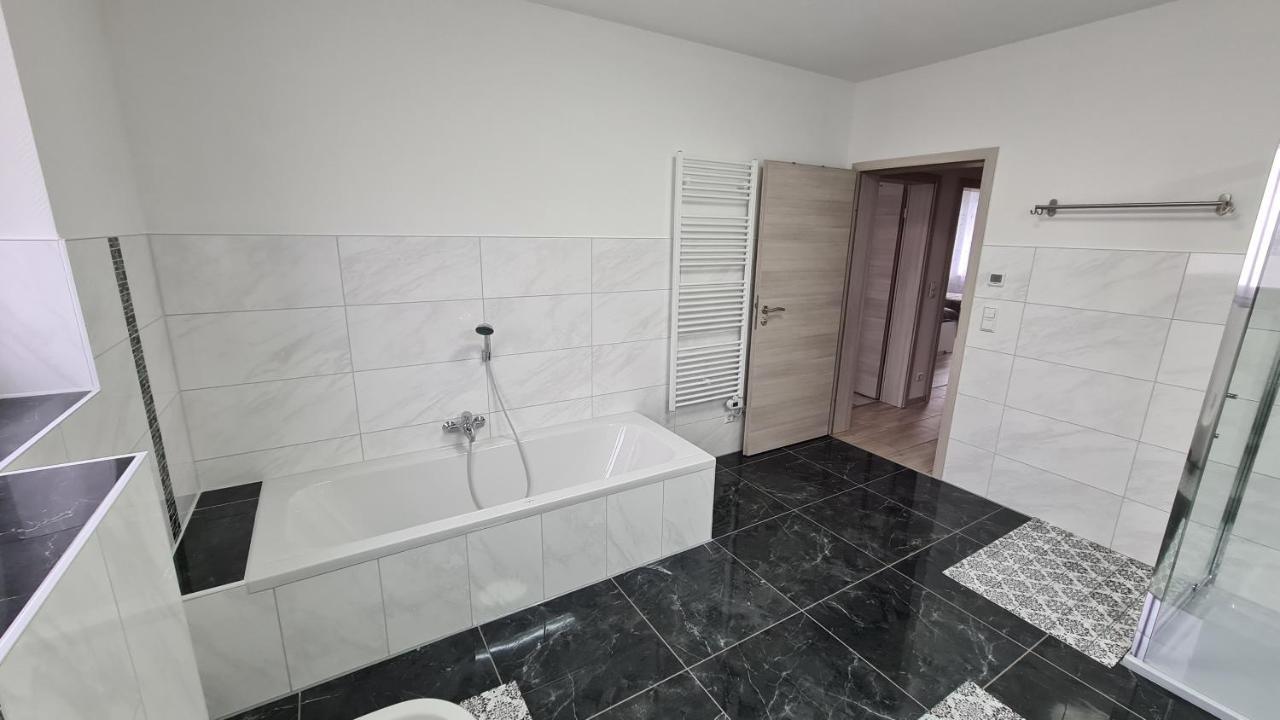 Exzellentes Ferienhaus In Hannover Messe Naehe Sarstedt Esterno foto